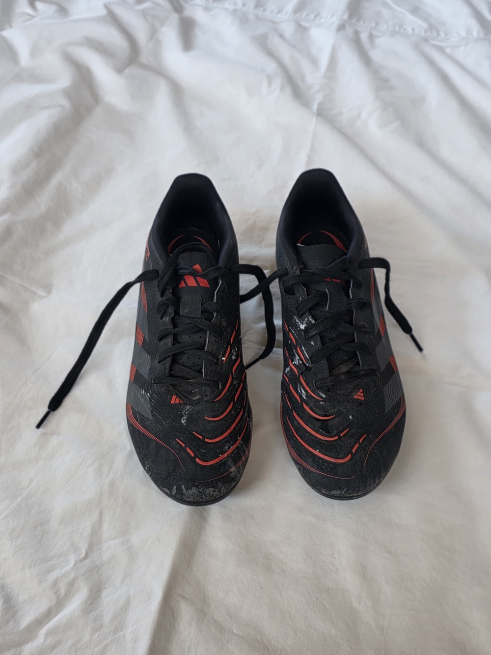 Men's Black and Red Soccer Cleats, Size 7